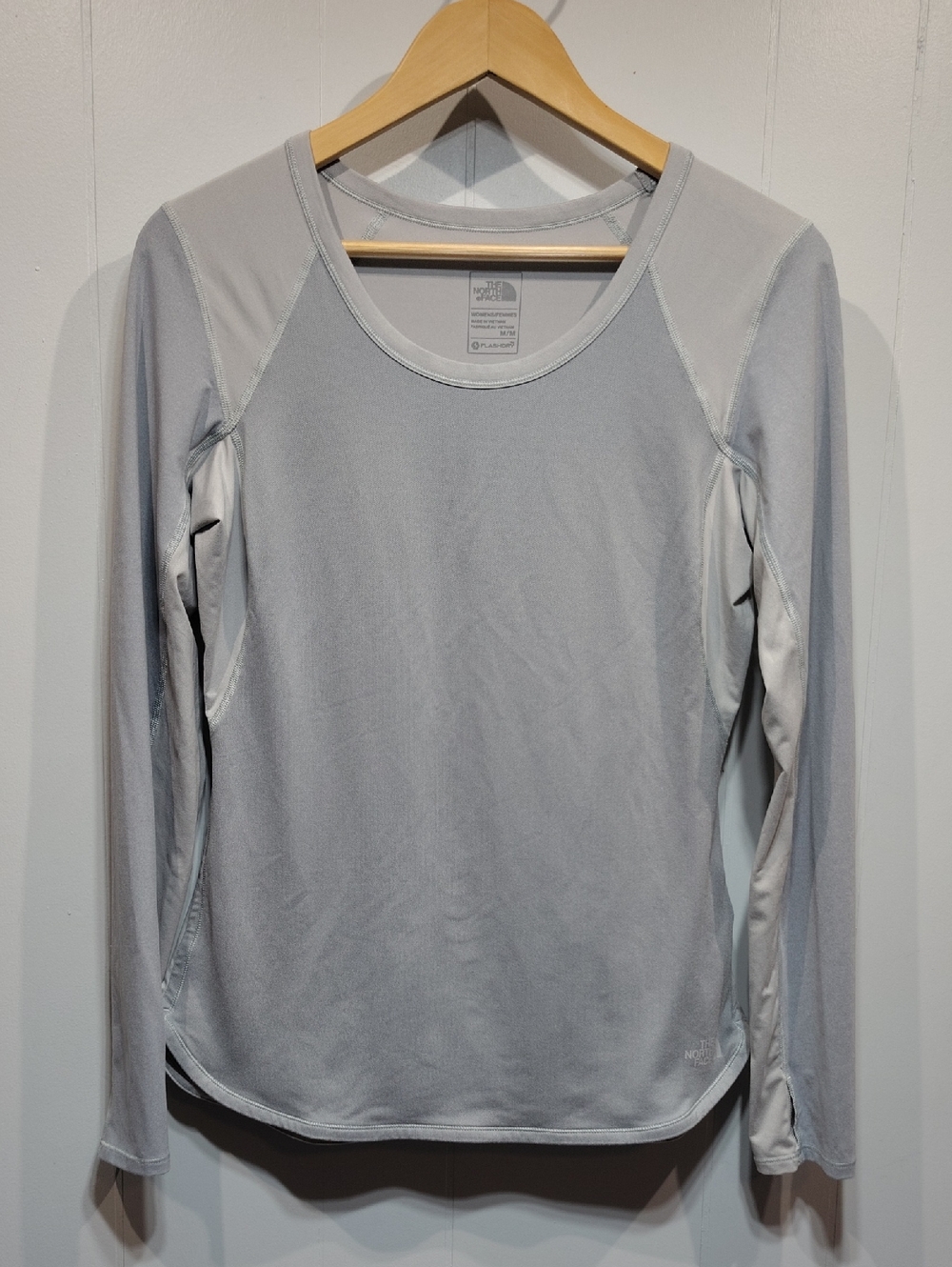 North Face FlashDry Shirt Layer Gray Size Medium